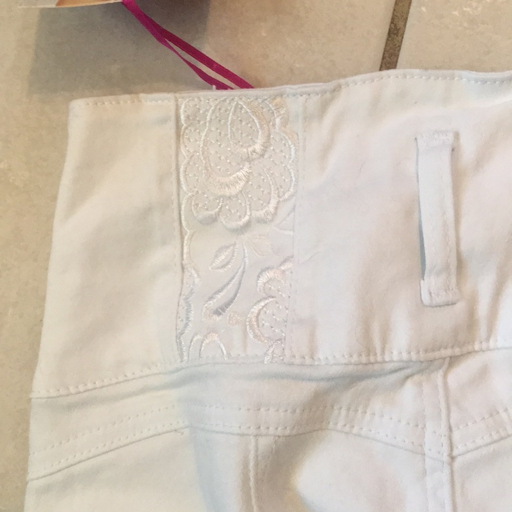 HW WHITE JEANS - Picture 9 of 14